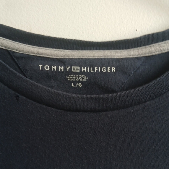 Tommy Hilfiger Men's Navy Blue T-Shirt - Picture 3 of 10